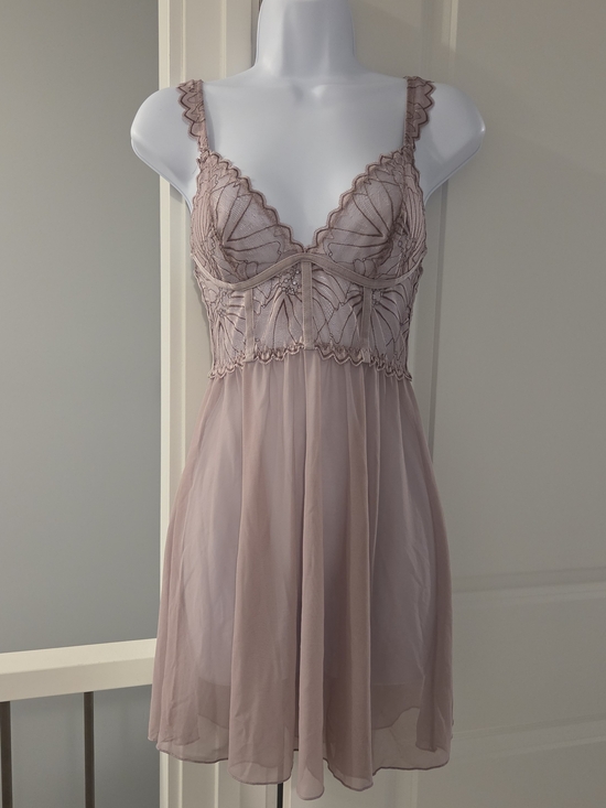 La Vie En Rose Other - La Vie En Rose Floral Lace and Mesh Babydoll In Dusty Rose